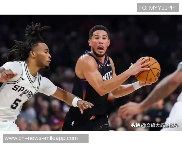 布克表示太阳队焕然一新全队已将上赛季的遗憾抛诸脑后