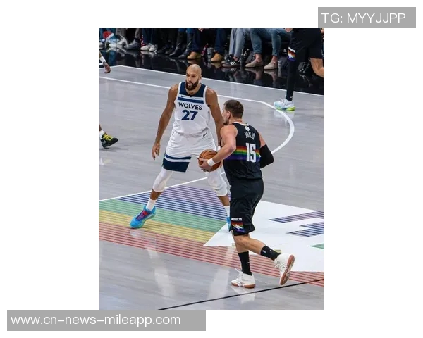 约基奇半场表现惊艳8投5中收获13分10篮板7助攻正负值高达21